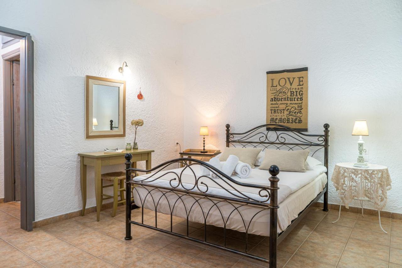 Villa Plori Makrýgialos Extérieur photo